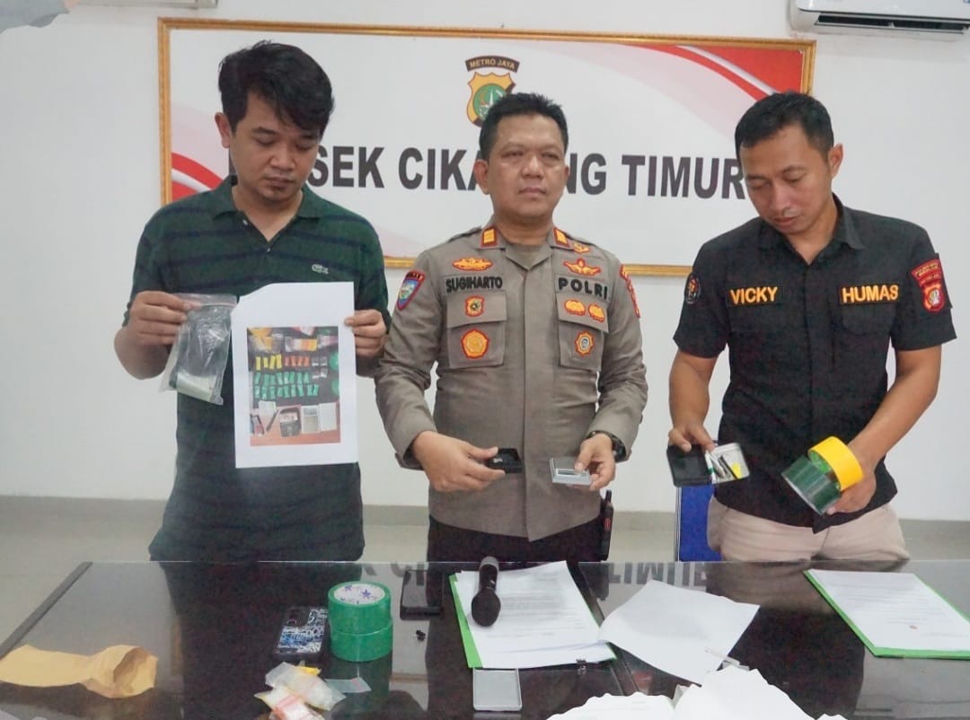 Kabupaten Bekasi - Polisi mengungkap kasus dugaan penyalahgunaan narkoba di Polsek Cikarang Timur, belum lama ini. Foto dok Humas polres
