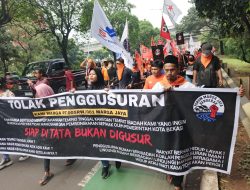Warga Pangkalan Bambu Tolak Penggusuran Sepihak, Long March ke Kantor Wali Kota Bekasi