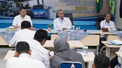 Kabupaten Bekasi - Direktur Utama Perumahan Tirta Bhagasasi Bekasi Reza Lutfi saat memimpin rapat koordinasi bahas optimalisasi pelayanan