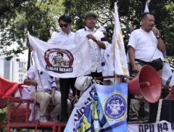 Tenaga Honorer R4 Kota Bekasi Gelar Aksi di Monas, Tuntut Kepastian Status