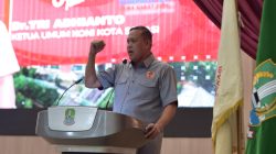 Kota Bekasi - Wali Kota Bekasi, Tri Adhianto saat membuka Rapat Kerja KONI menuju Porprov XV Jabar Tahun 2026 di Balai Patriot, Kompleks Pemkot Bekasi, Sabtu (26/7/2025). Foto: Gobekasi.id