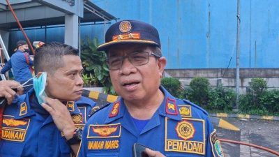 Kota Bekasi - Kepala Bidang Pemadaman dan Penyelamatan Disdamkarmat Kota Bekasi, Namar Naris