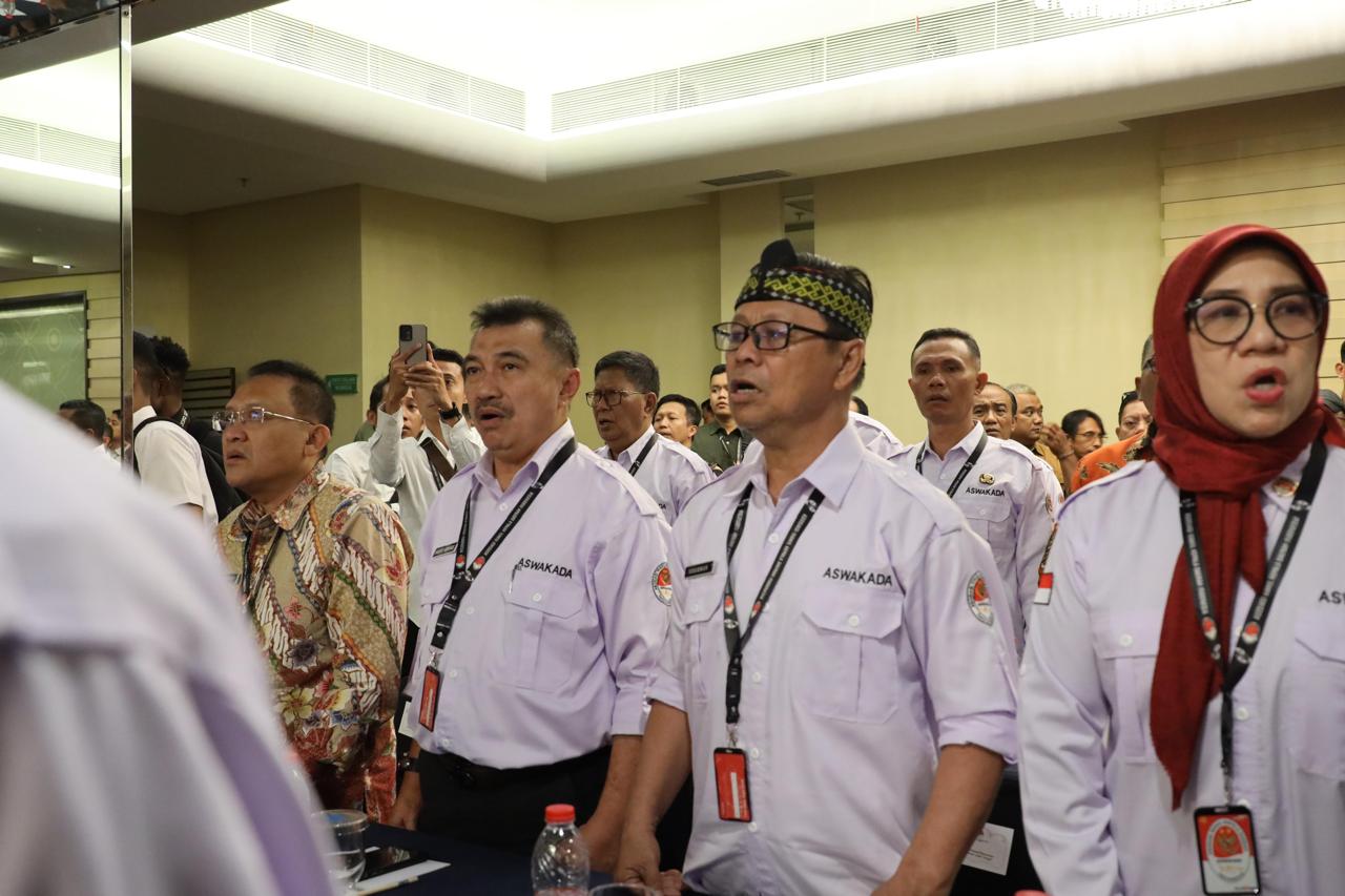 Kota Bekasi - Wakil Wali Kota Bekasi, Abdul Harris Bobihoe, menghadiri Musyawarah Nasional (Munas) I Asosiasi Wakil Kepala Daerah (ASWAKADA) yang berlangsung di Hotel New Saphir, Kota Yogyakarta.