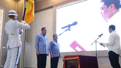 Kota Bekasi - Tri Adhianto resmi dikukuhkan sebagai Ketua Dewan Pembina, sedangkan Wakil Wali Kota Bekasi, Abdul Harris Bobihoe, dikukuhkan sebagai Wakil Ketua Dewan Pembina Ikatan Keluarga Alumni Pendidikan Tinggi Kepamongprajaan (IKAPTK) Kota Bekasi