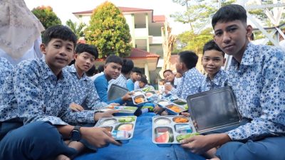 Kota Bekasi - Program Makan Bergizi Gratis di SMPN 3 Kota Bekasi