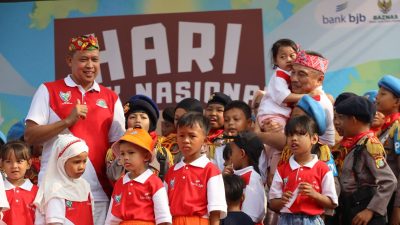 Kota Bekasi - Peringatan Hari Anak Nasional 2025 yang digelar di Plaza Patriot Candrabhaga, Minggu (27/7/2025).
