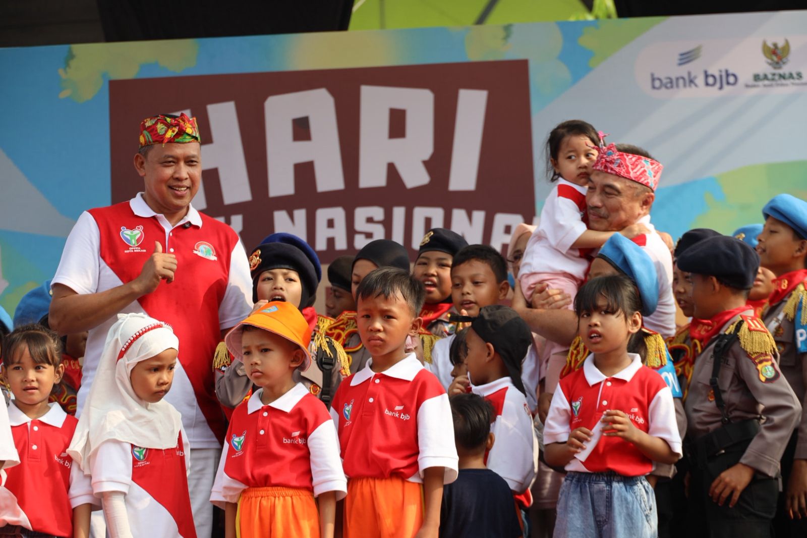 Kota Bekasi - Peringatan Hari Anak Nasional 2025 yang digelar di Plaza Patriot Candrabhaga, Minggu (27/7/2025).