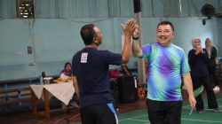 Kota Bekasi - Wakil Wali Kota Bekasi, Abdul Harris Bobihoe, secara resmi membuka Turnamen Bulu Tangkis Antar Kelurahan dan UPTD se-Kecamatan Mustika Jaya, yang digelar di GOR Bulu Tangkis Mustika Jaya, Rabu (30/7/2025).