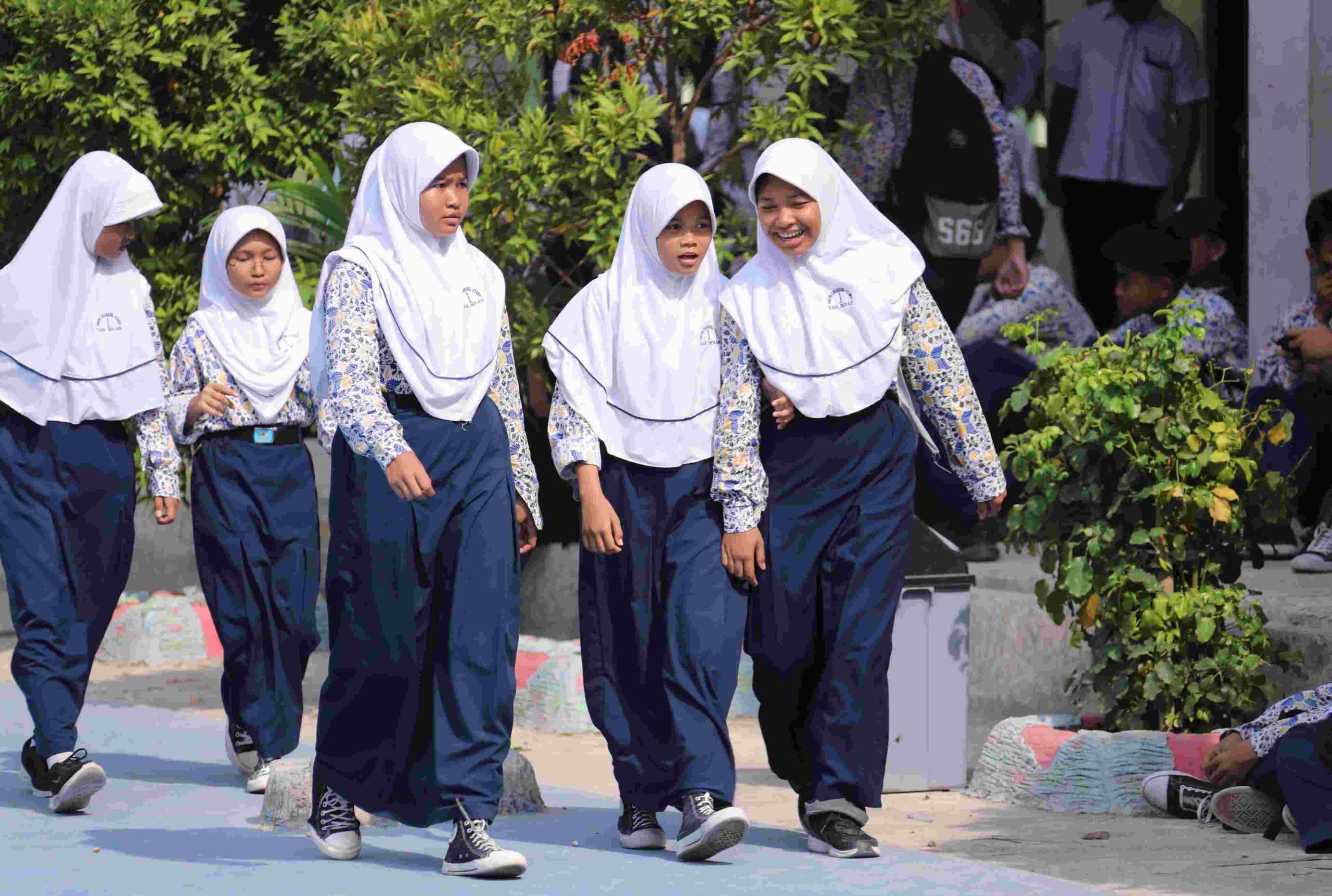 Kabupaten Bekasi - Mulai Senin, 14 Juli 2025, Pemkab Bekasi mengatur waktu masuk sekolah menjadi pukul 06.30 WIB untuk seluruh jenjang PAUD, SD, dan SMP di Kabupaten Bekasi.