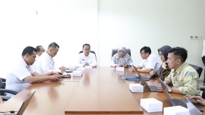 Kabupaten Bekasi - Diskominfosantik Kabupaten Bekasi menerima Kunjungan kerja dari Diskominfo Jawa Barat. Berlangsung di Ruang Rapat Diskominfosantik Cikarang Pusat, Rabu (23/7/2025).