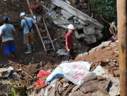 Perbaikan Tebing Longsor di Jatirasa Bekasi Resmi Dimulai, Warga Turut Gotong Royong