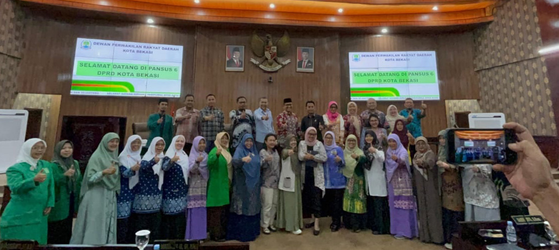 Kota Beksi - Rapat pembahasan revisi Peraturan Daerah (Perda) Nomor 3 Tahun 2023 tentang Perlindungan Anak yang digelar Panitia Khusus (Pansus) VI DPRD Kota Bekasi, Kamis (24/7/2025).
