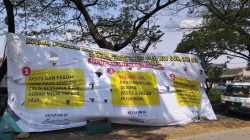 Kabupaten Bekasi - Sejumlah warga di Perumahan Cikarang Baru – Jababeka, Kelurahan Sertajaya, Kecamatan Cikarang Timur, Kabupaten Bekasi, menyatakan penolakan terhadap pembangunan Masjid As-Sajadah yang berdiri di atas lahan fasilitas sosial dan fasilitas umum (fasos-fasum).