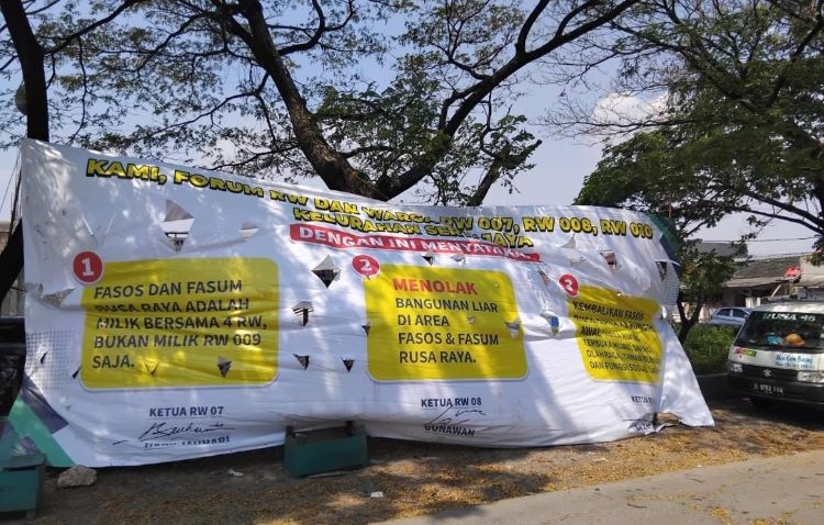 Kabupaten Bekasi - Sejumlah warga di Perumahan Cikarang Baru – Jababeka, Kelurahan Sertajaya, Kecamatan Cikarang Timur, Kabupaten Bekasi, menyatakan penolakan terhadap pembangunan Masjid As-Sajadah yang berdiri di atas lahan fasilitas sosial dan fasilitas umum (fasos-fasum).