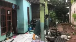 Kabupaten Bekasi - Fasilitas sekolah di Setu, kabupaten Bekasi rusak akibat hujan angin kencang, Senin (4/8/2025). Foto: Ist