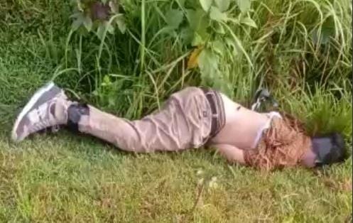 Kabupaten Bekasi - Jasad pria dalam kondisi mengenaskan di Kampung Karang Sambung, Desa Nagasari, Kecamatan Serang Baru, Kabupaten Bekasi. Foto: Ist/Gobekasi.id