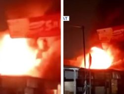 Kebakaran Hanguskan Dua Toko Elektronik dan Satu Rumah di Tambun Utara