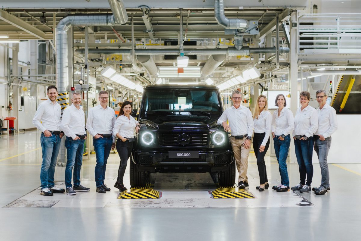Bekasi - Hadirnya G 580 with EQ Technology dalam balutan warna eksklusif Obsidian Black Metallic, menjadi simbol evolusi kendaraan legendaris ini menuju masa depan elektrifikasi.