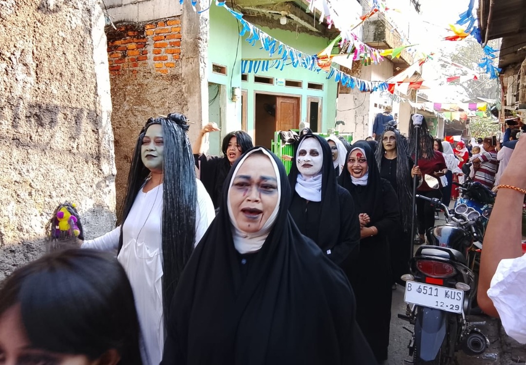 Kota Bekasi - Karnaval unik dengan tema horor untuk memeriahkan peringatan HUT ke-80 Republik Indonesia, Minggu (17/8/2025), di Kelurahan Kaliabang Tengah, Bekasi Utara, Kota Bekasi. Foto: Ist/Gobekasi.id