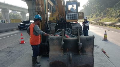 Bekasi - Pemeliharaan ruas Jalan Tol Jakarta - Cikampek