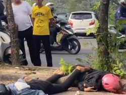Motor Tabrak Pembatas Jalan di Bintara, Dua Pemuda Kritis