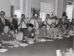 Sidang Kabinet Ampera I di Istana Merdeka pada tanggal 4 Agustus 1966