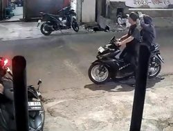 Terekam Jelas, Maling Motor di Kampung Pekopen Tambun Bawa Kabur Honda Beat Hitungan Detik