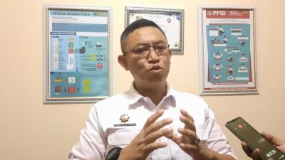Kota Bekasi - Kadisdukcapil Kota Bekasi, Taufiq R. Hidayat saat diwawancara. Foto: Septian/Gobekasi.id