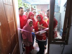 Wakil Wali Kota Bekasi Bedah Rumah Ibu Asuhnya Lewat Program Rutilahu