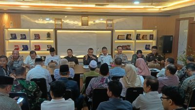 Kota Bekasi - Pemerintah Kota Bekasi melalui Badan Kesatuan Bangsa dan Politik (Kesbangpol) menggelar rapat koordinasi bersama unsur Forum Koordinasi Pimpinan Daerah (Forkopimda) terkait pemberitaan dugaan ajaran yang menjanjikan surga dengan membayar Rp1 juta. Foto: Ist