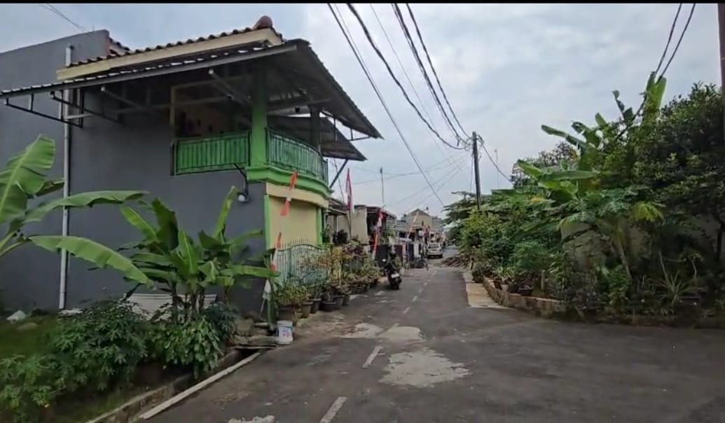 Kota Bekasi - Kondisi terkini kediaman PY alias Ummi Cinta di Perumahan Dukuh Zamrud, Cimuning, Mustika Jaya, Kota Bekasi, Kamis (14/8/2025). Septian/Gobekasi