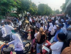 Sekolah Tanggapi Demo di SMPN 13 Bekasi, Guru Terduga Pelecehan Sudah Dicopot dari Jabatan 