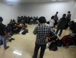 Diamankan di Stasiun Bekasi, Pelajar Tarumajaya Nekat ke DPR RI: “Ekonomi Enggak Baik-Baik Saja” 