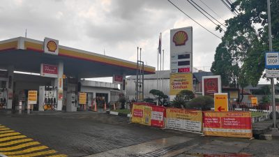 Kota Bekasi - Salah satu SPBU Shell di kawasan Kalimalang, Bekasi terlihat sepi, Minggu (31/8/2025) septian/Gobekasi.id