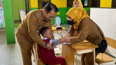 Kabupaten Bekasi - Program Cek Kesehatan Gratis (CKG) untuk siswa sekolah di Kecamatan Tambelang Kabupaten Bekasi. Foto: Ist