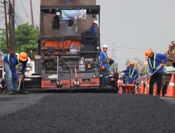 Bekasi Kembangkan Aspal Plastik “Asli Cantik”, Hemat Biaya Hingga 50 Persen
