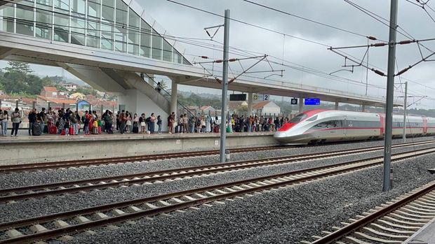 Bekasi - Kereta Cepat Whoosh. Foto: KCIC