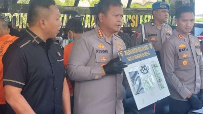 Kota Bekasi - Polres Metro Bekasi Kota mengungkap kasus begal yang bermodus maling teriak maling. Foto: Ist/Gobekasi.id