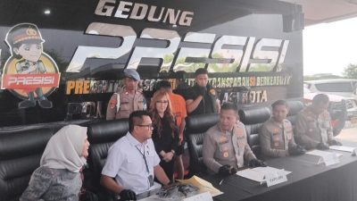 Kota Bekasi -Kepolisian Metro Bekasi Kota menangkap M (26), seorang caddy golf, atas dugaan pencabulan terhadap seorang remaja berinisial IF (16), Jumat (12/9/2025). Foto: Septian/Gobekasi.id.