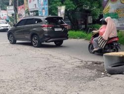 Rp 9 Miliar Digelontorkan, Jalan Raya Alinda Bekasi yang Mirip Jalur Offroad Akan Diperbaiki