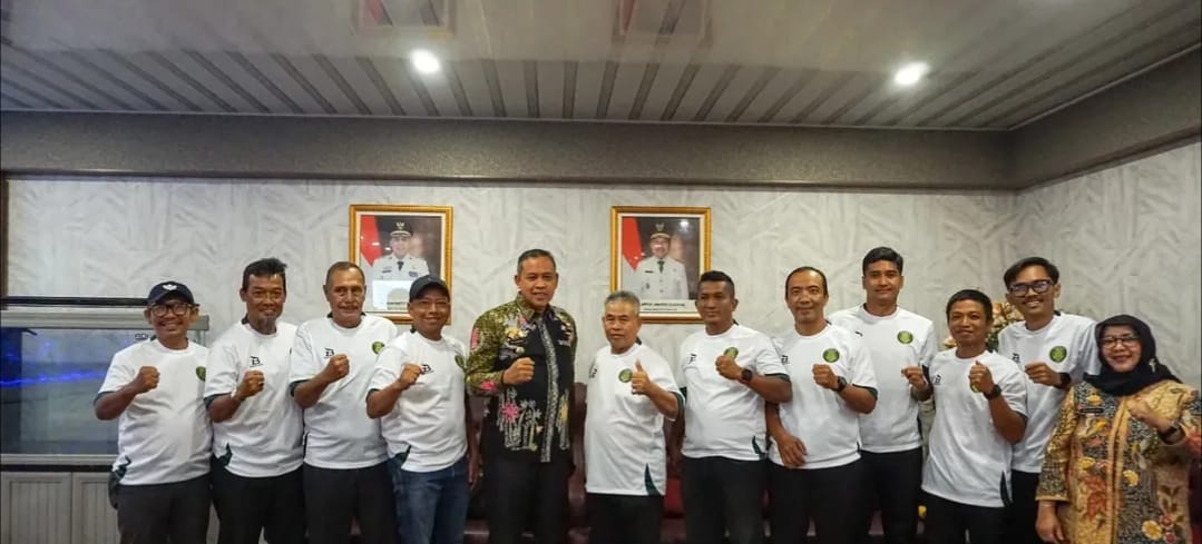 Kota Bekasi - Pertemuan Managemen Persipasi dengan Wali Kota Bekasi Tri Adhianto. Foto: Ist/Gobekasi.id.