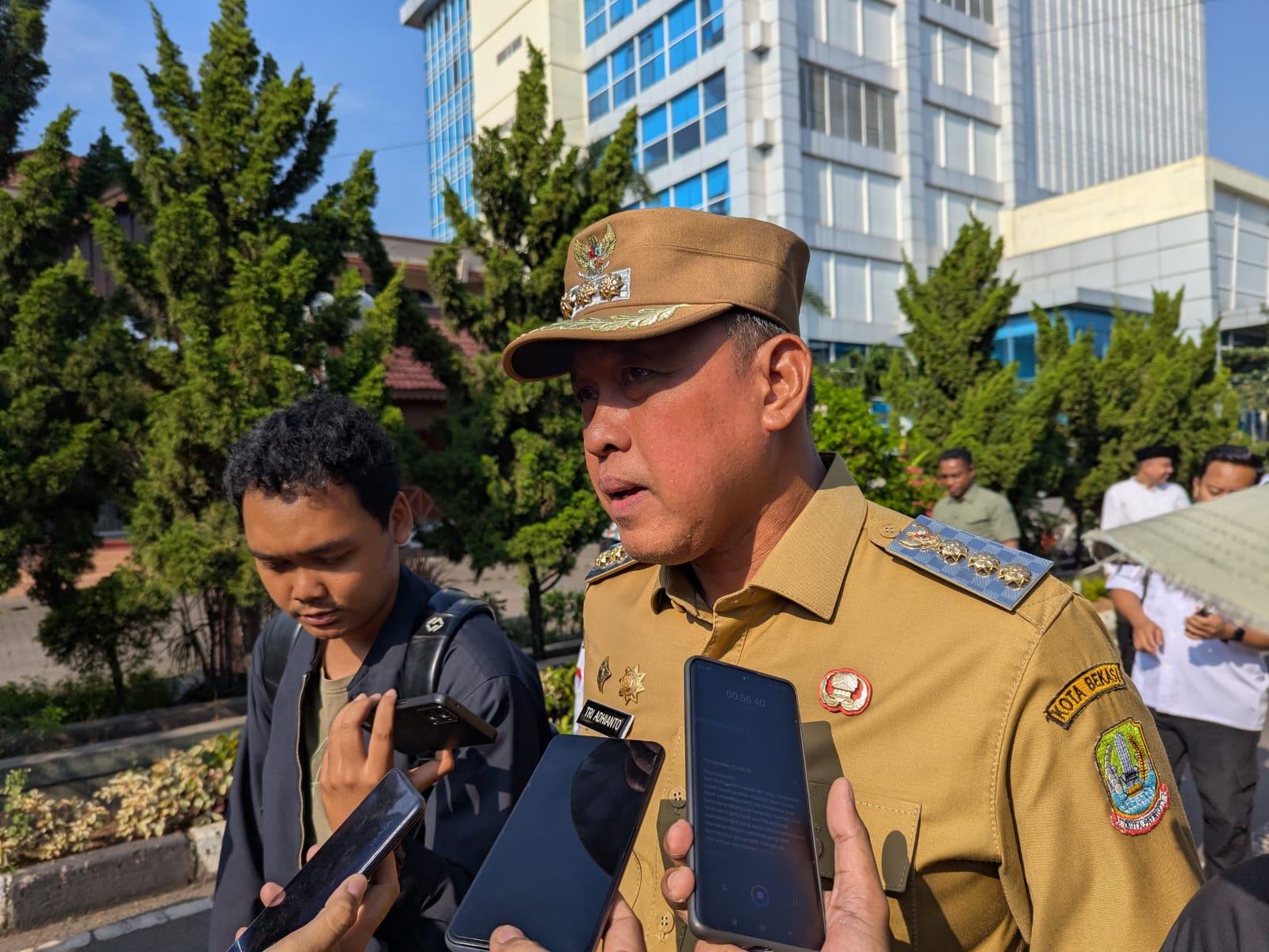 Kota Bekasi - Wali Kota Bekasi Tri Adhianto memberikan apresiasi kepada masyarakat dan aparat atas pencegahan aksi kerusuhan dari massa yang tak dikenal, Senin (1/9/2025). Foto: Ist/Gobekasi.id.