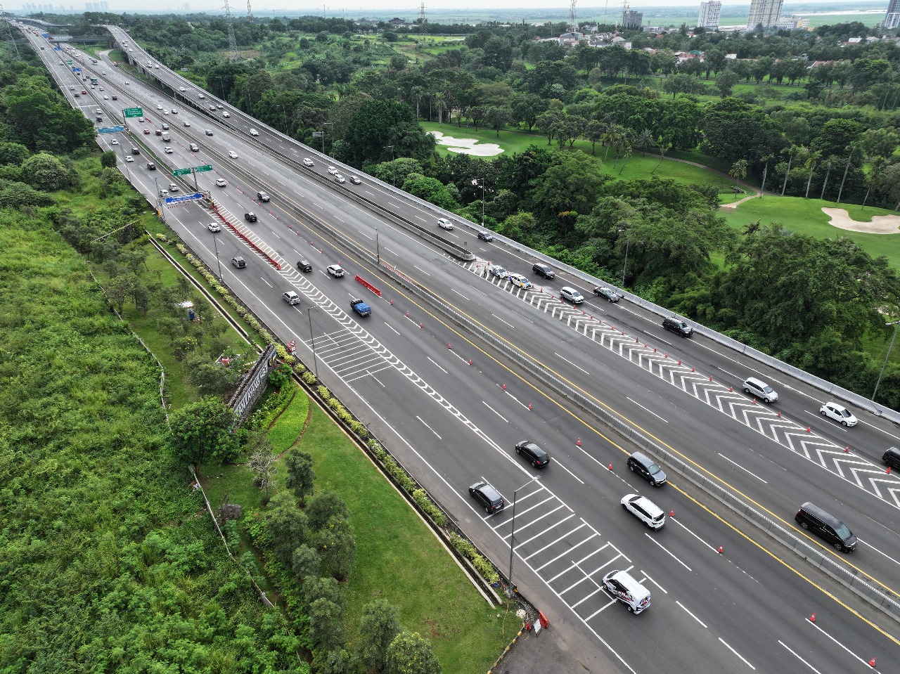 Bekasi - PT Jasamarga Jalanlayang Cikampek (PT JJC) memastikan kesiapan layanan operasional di Ruas Jalan Layang Mohamed Bin Zayed (MBZ) selama periode libur panjang Maulid Nabi Muhammad SAW 1447 H/2025, mulai 5–7 September 2025. Foto: Ist/Gobekasi.id.