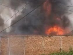Gudang Perabotan di Bekasi Ludes Terbakar, Diduga Gegara Sampah Dibakar