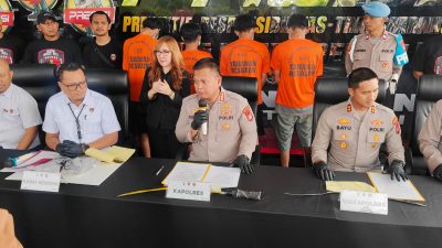 Kota Bekasi - Kapolres Metro Bekasi, Kombes Mustofa, menggelar konferensi pers terkait tawuran antargenk, Jumat (12/9/2025). Foto: Septian/Gobekasi.id.