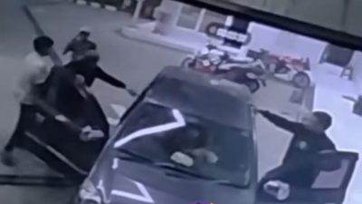 Kabupaten Bekasi - Rekaman CCTV perampasan mobil yang dialami wanita di Tambun Utara, Kabupaten Bekasi. Foto: Ist/Gobekasi.id.