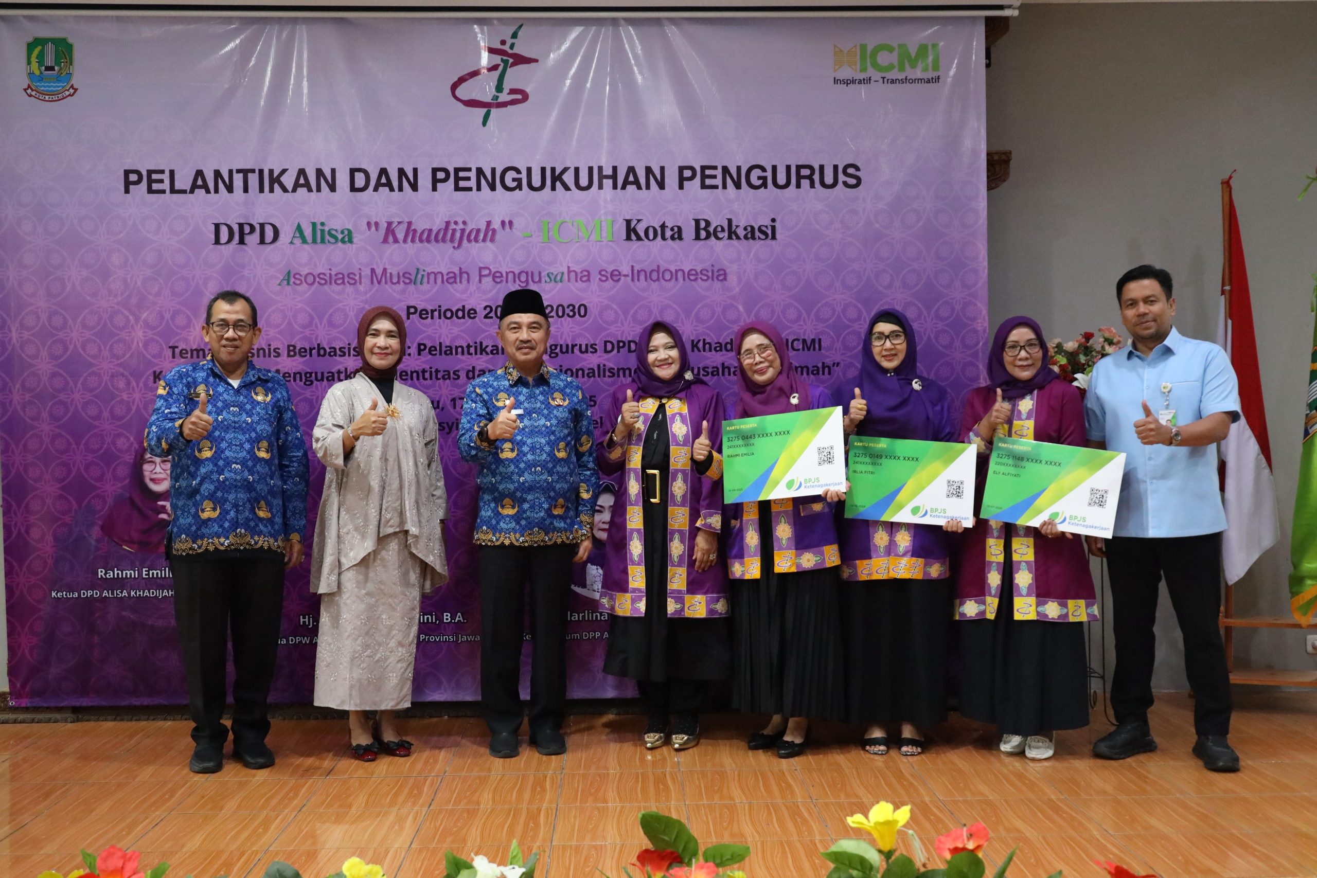 Kota Bekasi - Wakil Wali Kota Bekasi, Abdul Harris Bobihoe, menghadiri pelantikan dan pengukuhan pengurus Dewan Pimpinan Daerah (DPD) Alisa Khadijah Ikatan Cendekiawan Muslim se-Indonesia (ICMI) Kota Bekasi periode 2025–2030. Foto: Ist/Gobekasi.id.