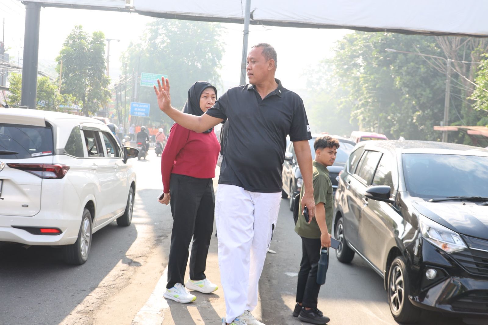 Kota Bekasi - Wali Kota Bekasi, Tri Adhianto memimpin aksi bersih-bersih dalam rangka World Clean Up Day (WCD) 2025, Sabtu (20/9/2025). Foto: Ist/Gobekasi.id.