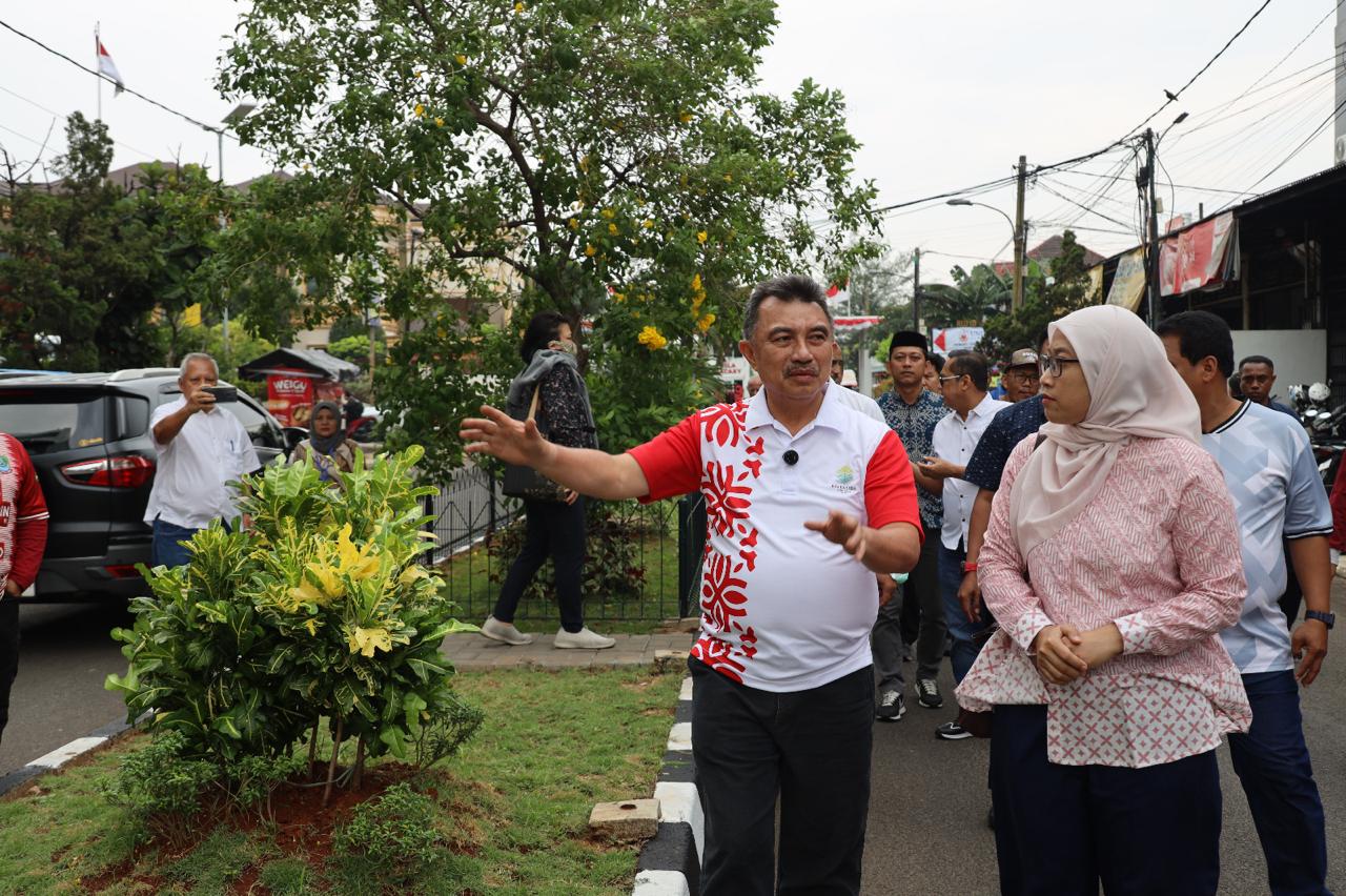 Kota Bekasi - Wakil Wali Kota Bekasi, Harris Bobihoe hadir dalam peresmian Ruang Terbuka Hijau (RTH) di Galaxy, Bekasi Selatan. Foto: Ist/Gobekasi.id.