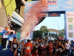 CFD Bekasi Makin Meriah, Ribuan Warga Padati Jalan Ahmad Yani, Wali Kota Tri Adhianto Hadir Langsung
